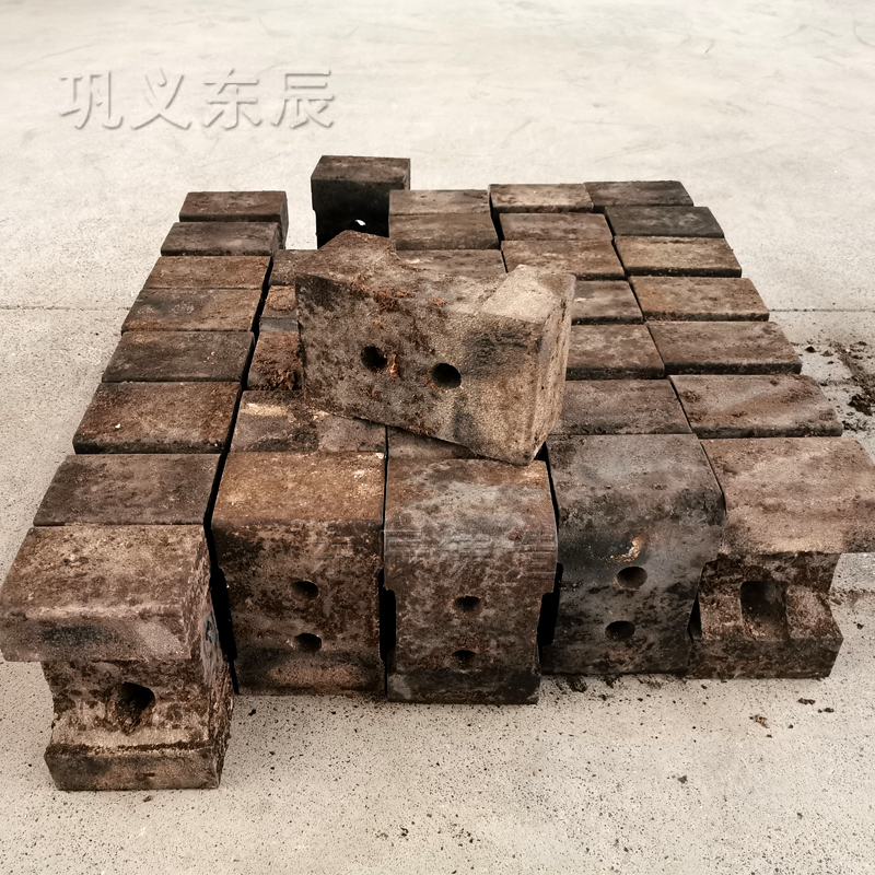 鵝卵石粉碎機(jī)錘頭在四川德陽客戶的沙石料現(xiàn)場(chǎng)再展雄風(fēng)